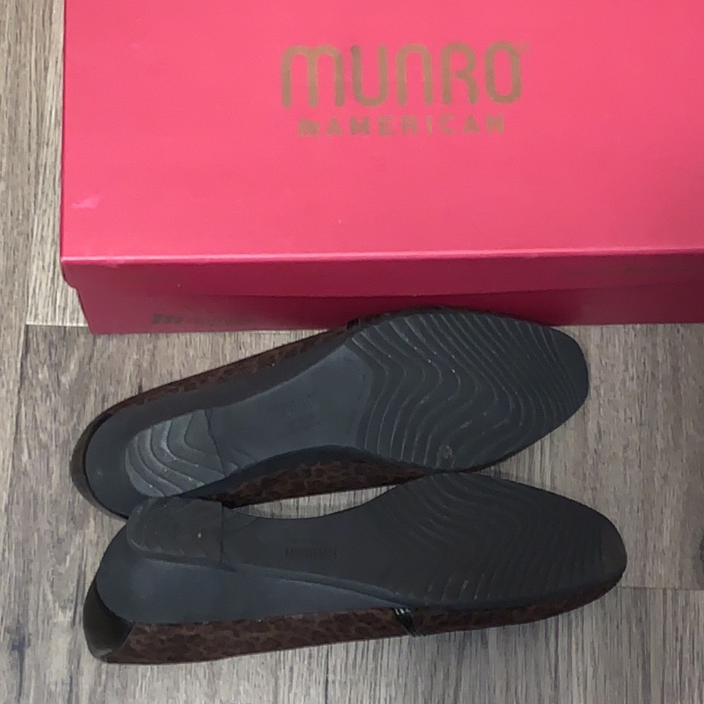 Munro DANA shoes Leopard Fabric 9.5 M. Mint condition. Worn once at most. In Box - Picture 8 of 10